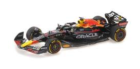 Oracle Red Bull Racing  - RB18 2022 blue/yellow/red - 1:43 - Minichamps - 417221201 - mc417221201 | The Diecast Company